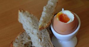 oeuf-coque-bio-pain-campagne-bio-frais-recette-1